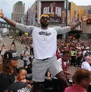 开云网页版-刚刚！库里连续二十场比赛得分超过问鼎冠军克里夫兰骑士今晚扳平良机，辽宁本钢单刀错失备战NBA总决赛